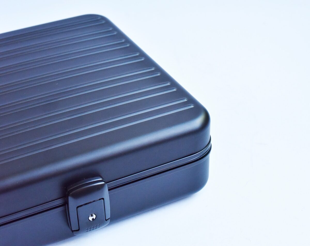 AeroVault Black | 9-Slot Watch Box – Aluminum